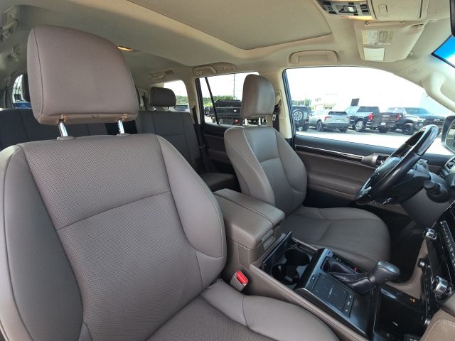 2023 Lexus GX 460:46928A