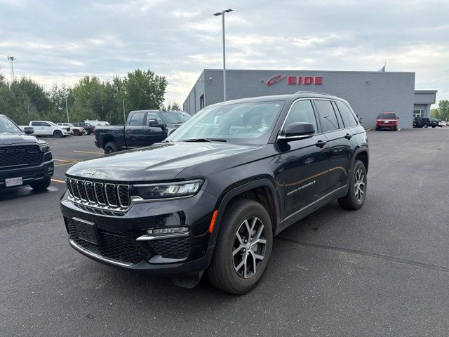  2025 Jeep Grand Cherokee Limited 4WD   