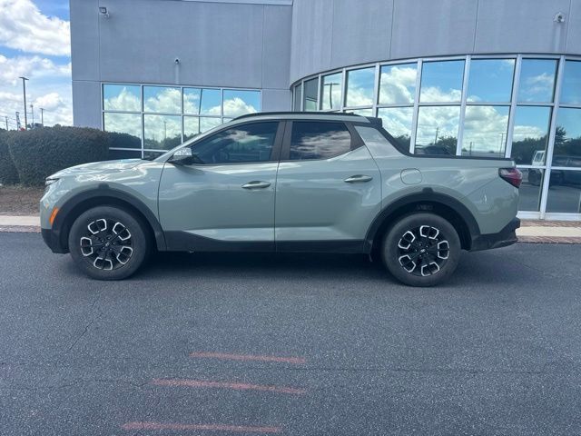 Used 2022 Green Hyundai SEL Premium image 11