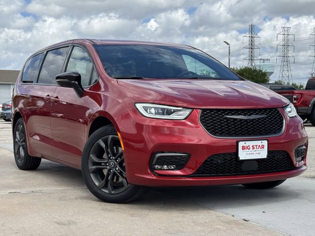 2026 Chrysler Pacifica Select Red at Martin Chrysler Dodge Jeep Ram
