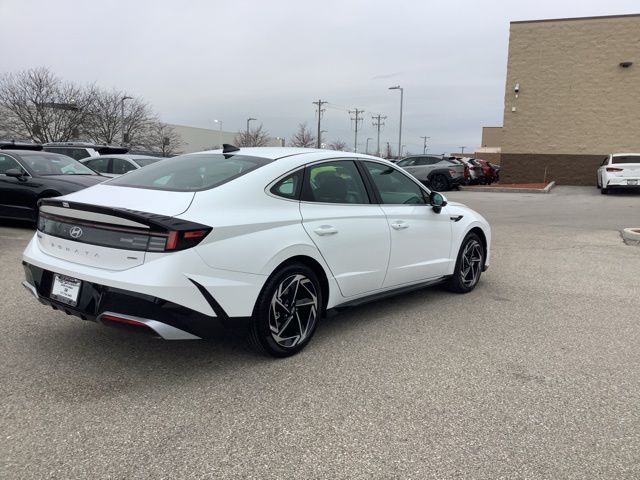New 2026 White Hyundai SEL Sport image 5