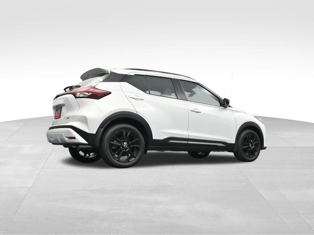 2024 Nissan Kicks SR 35