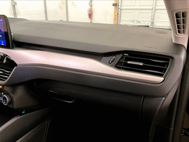 2022 Ford Escape SE Black at Luther Ford