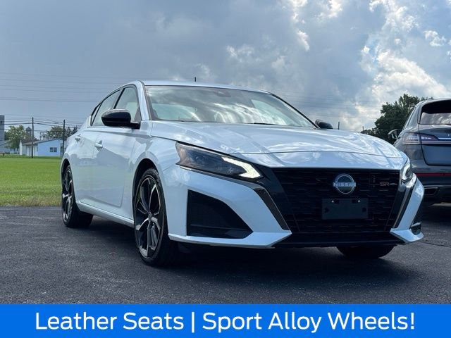 Glacier White 2024 Nissan Altima Sedan Front-Wheel Drive Continuously Variable Transmission