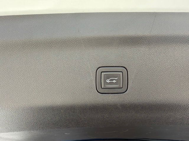 Used 2025 Chevrolet Suburban SUV