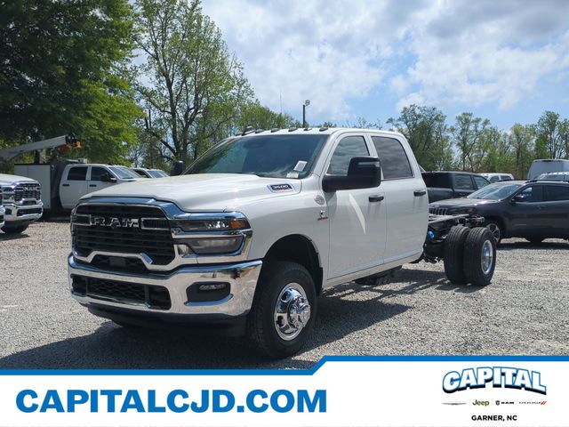 Bright White Clearcoat 2026 RAM 3500 Chassis Tradesman Crew Cab LB DRW 4WD Pickup Truck Four-Wheel Drive 8-Speed Automatic