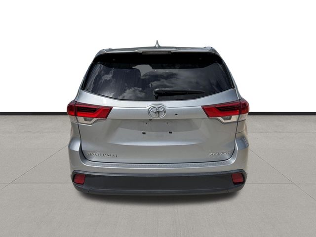 2019 Toyota Highlander XLE Silver at Toyota of Victoria