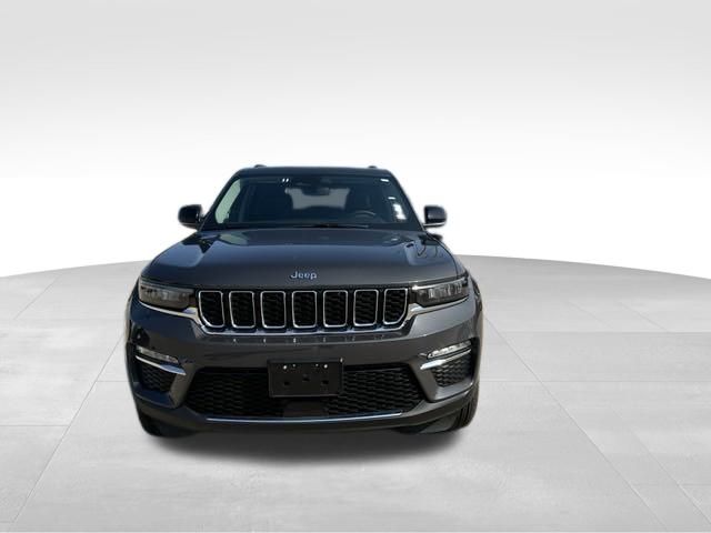 2024 Jeep Grand Cherokee Base 4xe 3