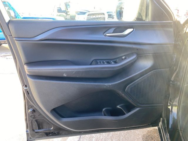 2024 Jeep Grand Cherokee L Altitude X - Diamond Black Crystal Pearlcoat exterior view 10