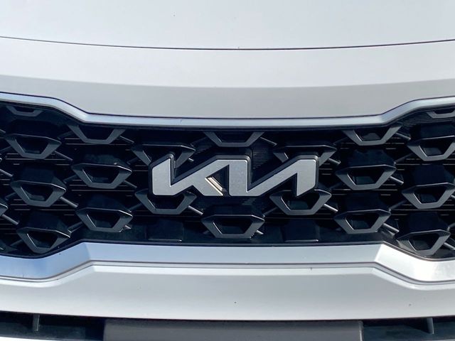 2023 Kia Sorento LX 28