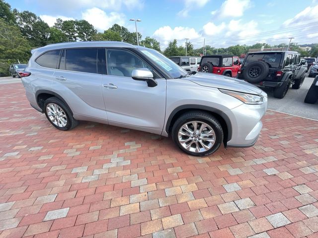 Used 2021 Toyota Highlander SUV