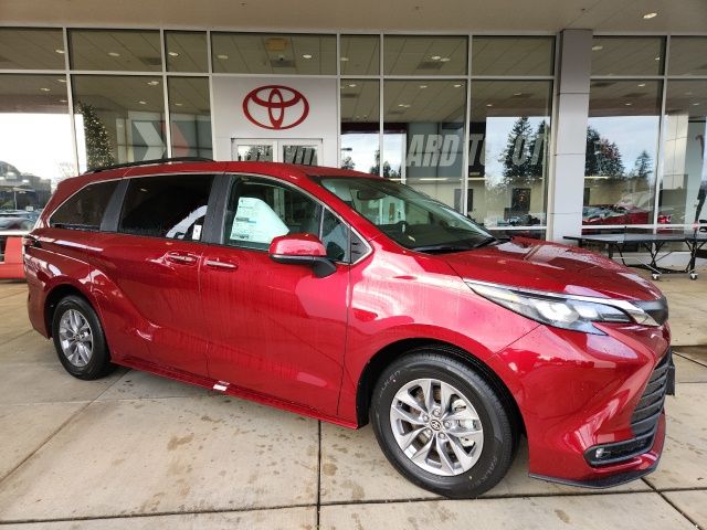 2026 Toyota Sienna XLE 7-Passenger AWD