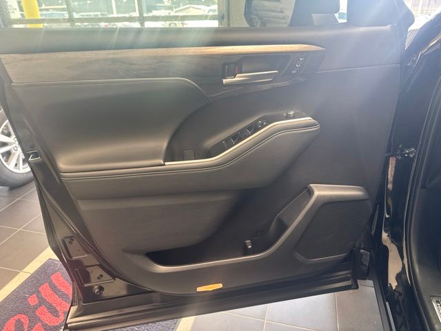 2026 Toyota Highlander Limited Black at Gullo Toyota