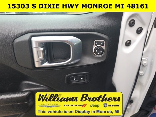 2023 Jeep Gladiator Sport - Bright White Clearcoat exterior view 14