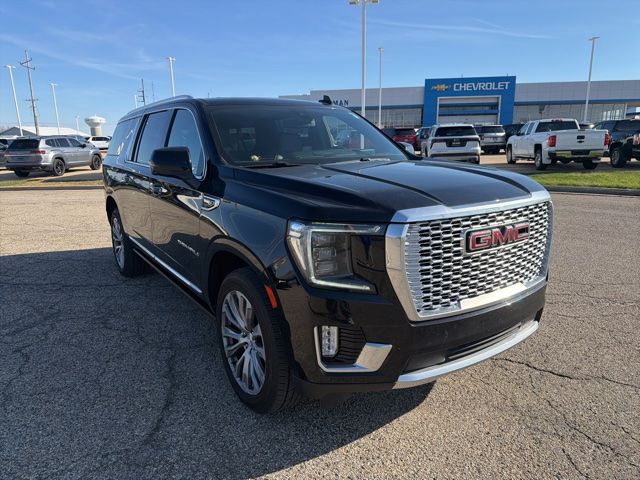 2022 GMC Yukon XL Denali 4WD SUV / Crossover Four-Wheel Drive