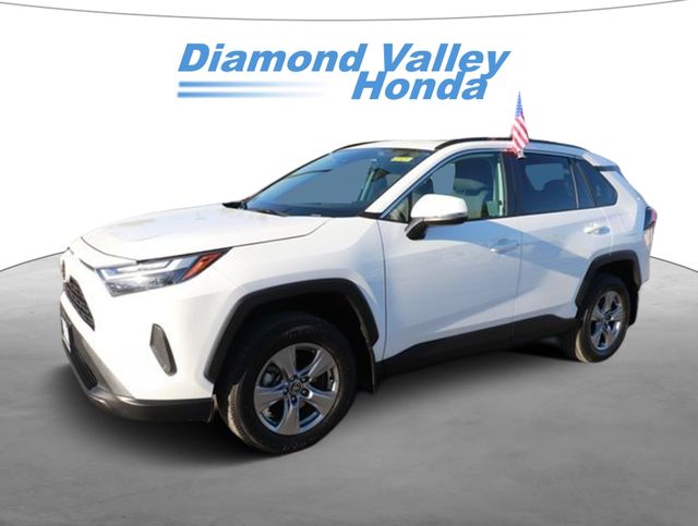 2022 Toyota RAV4 XLE 3