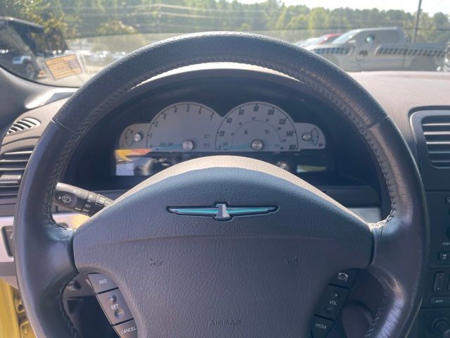 Used 2002  Ford Base image 15