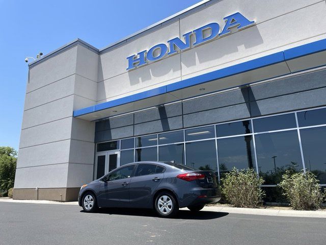 Used 2016 Steel Blue Metallic Kia LX image 18