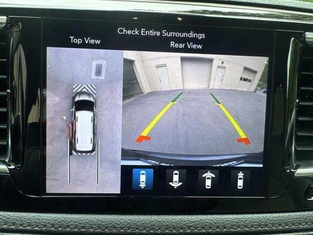 2018 Chrysler Pacifica - Image 15