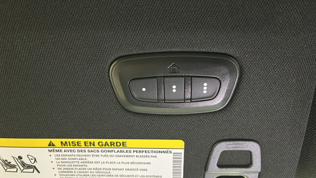 Certified Used 2025 Diamond Black Crystal Pearlcoat Jeep Overland image 34