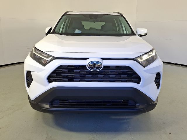 2025 Toyota RAV4 XLE photo 2