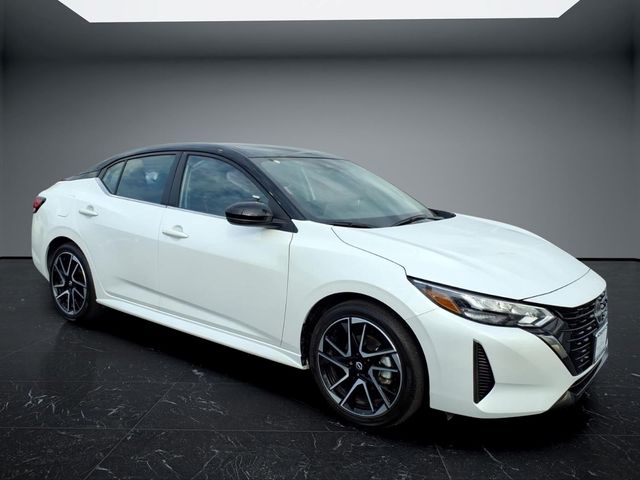 Aspen White/Super Black 2025 Nissan Sentra Sedan Front-Wheel Drive Continuously Variable Transmission