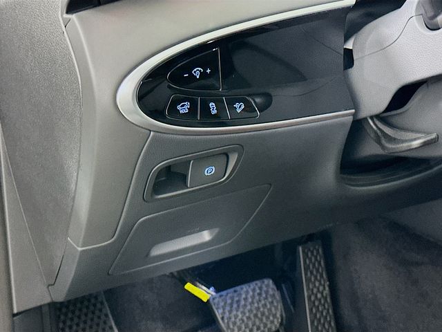 Thumbnail: 2026 Genesis GV70 - 10