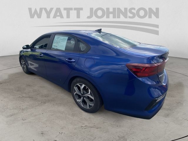 Used 2021 Blue Kia LXS image 6