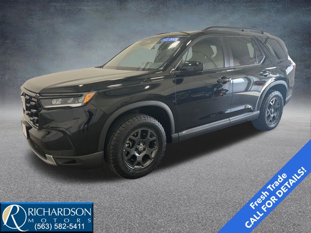 Crystal Black Pearl 2025 Honda Pilot TrailSport AWD SUV / Crossover All-Wheel Drive Automatic