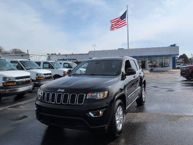 Diamond Black Crystal Pearlcoat 2018 Jeep Grand Cherokee Laredo 4WD SUV / Crossover Four-Wheel Drive 8-Speed Automatic