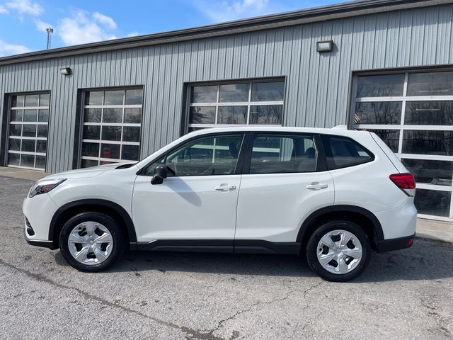 2022 Subaru Forester Base - Crystal White Pearl exterior view 4