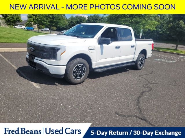 Oxford White 2022 Ford F-150 Lightning Pickup Truck All-Wheel Drive Automatic