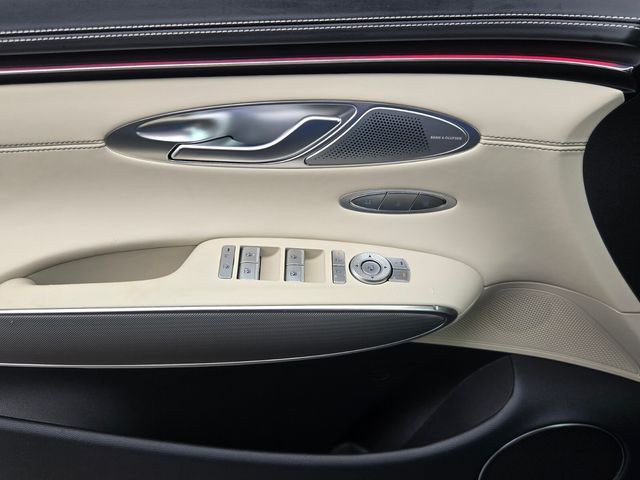 2027 Genesis Gv70