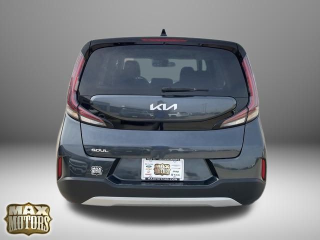 2023 Kia Soul LX 8