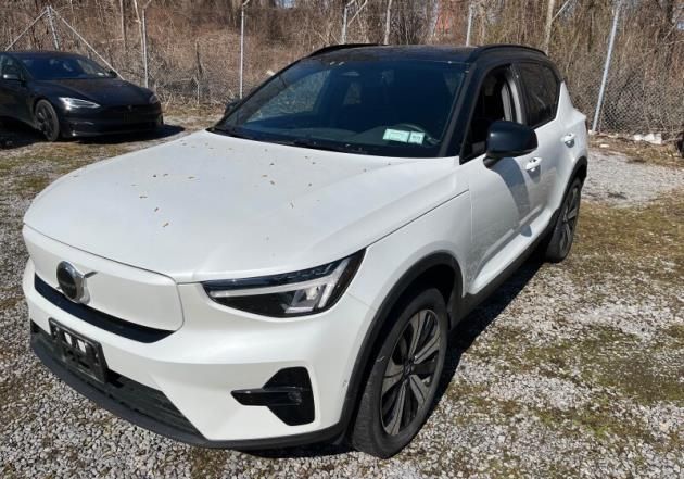 2023 Volvo XC40