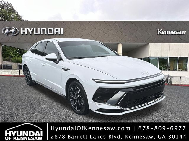 White 2025 Hyundai Sonata Sedan Front-Wheel Drive 8-Speed Automatic