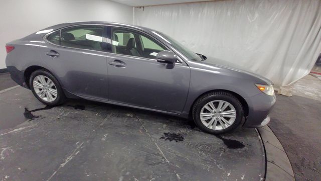 2013 – Lexus – ES