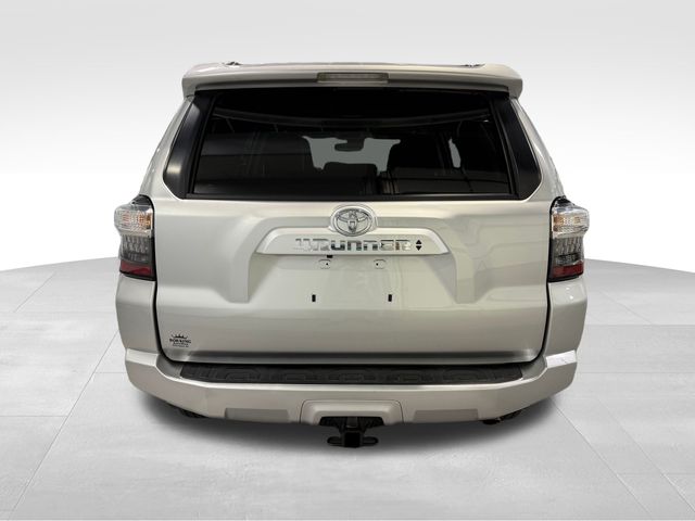 2022 Toyota 4Runner SR5 Premium - 5