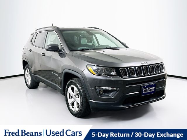 Gray (Granite Crystal Metallic Clearcoat) 2018 Jeep Compass Latitude 4WD SUV / Crossover Four-Wheel Drive 9-Speed Automatic