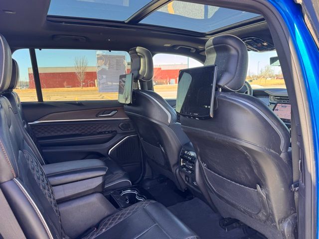 2023 Jeep Grand Cherokee L Summit 4x4