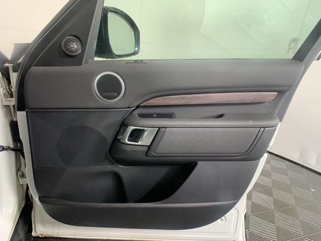 2019 Land Rover Discovery HSE 36