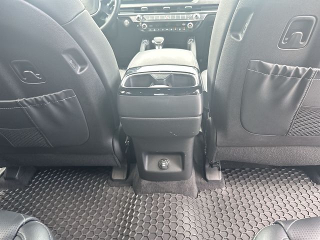 Used 2024 White Kia SX X-Line image 25