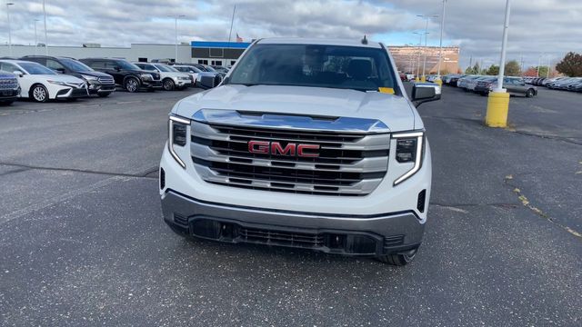 2022 GMC Sierra 1500 SLE 3