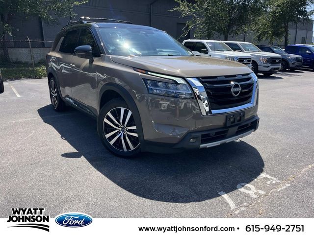 2023 Nissan Pathfinder Platinum