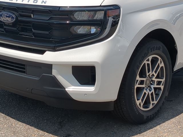 New 2026 Star White Metallic Tri-Coat Ford Active image 17