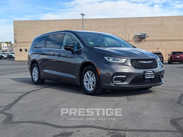 2023 Chrysler Pacifica Touring L 5