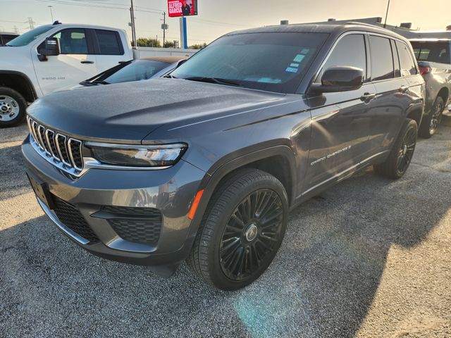 2022 Jeep Grand Cherokee Laredo Gray at River Oaks CDJR