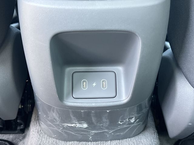 Used 2025 White Hyundai SEL Sport image 43