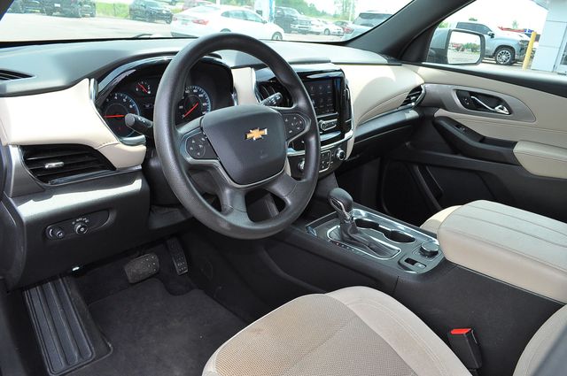 Used 2023 Gray Chevrolet LS image 9
