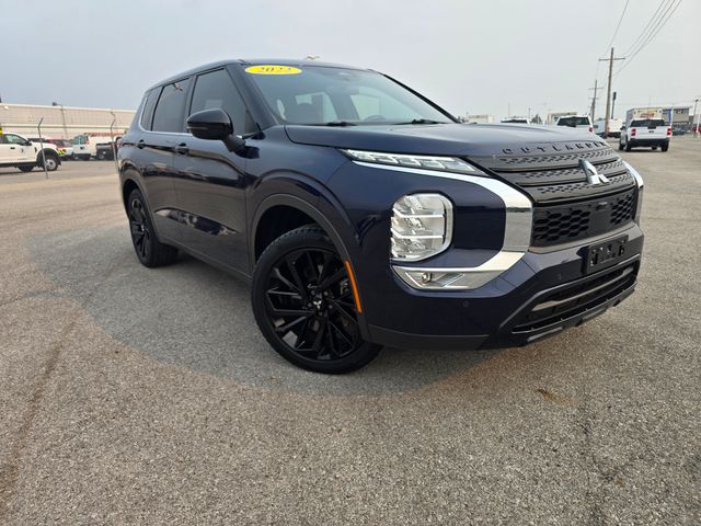 Cosmic Blue Metallic 2022 Mitsubishi Outlander SUV / Crossover Front-Wheel Drive Continuously Variable Transmission